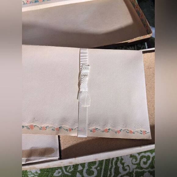 Mayflower vintage writing cabinet stationary set - Picture 3 of 5